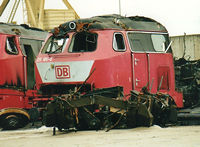 Verschrotte Lok im Übersehhafen Rostock