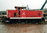 Verschrottete Rangierlok im Übersehhafen Rostock